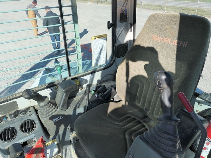 takeuchi-tb153-image-25