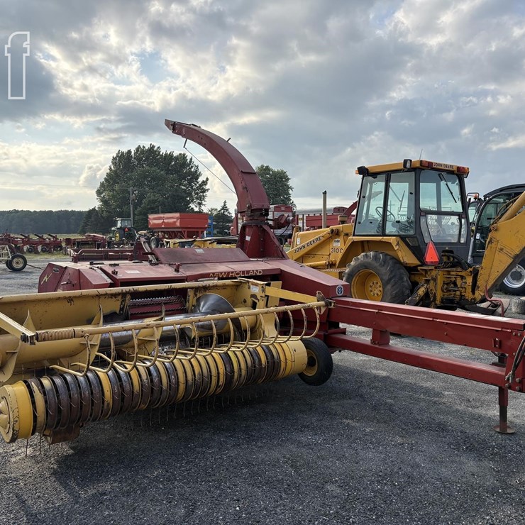 NEW HOLLAND 900