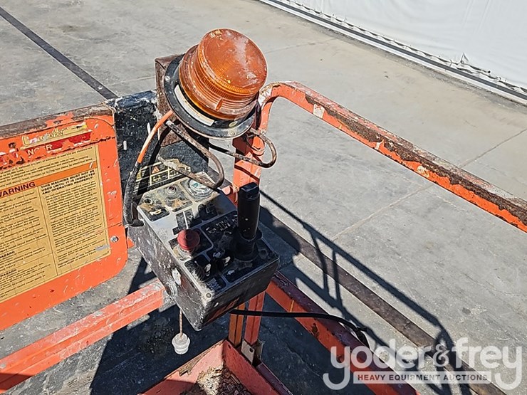 2002-jlg-2646e2-image-17