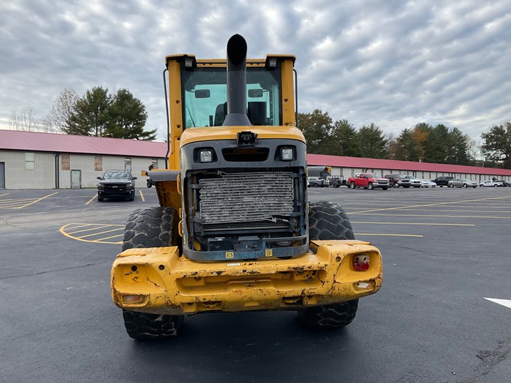 2011-volvo-l60f-image-5