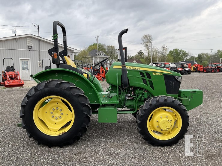 2021-john-deere-5055e-image-9