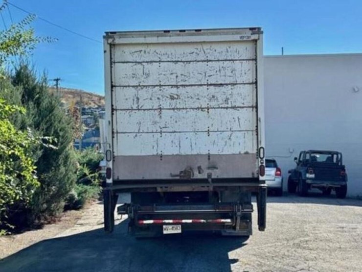 2013-ford-f750-xl-image-4