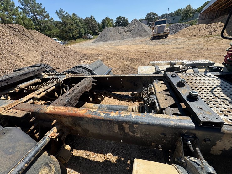 #22534-•-2014-freightliner-prostar-lf-687-t/a-daycab-truck-tractor-vin:-1hsdjsnr4eh099715-image-15