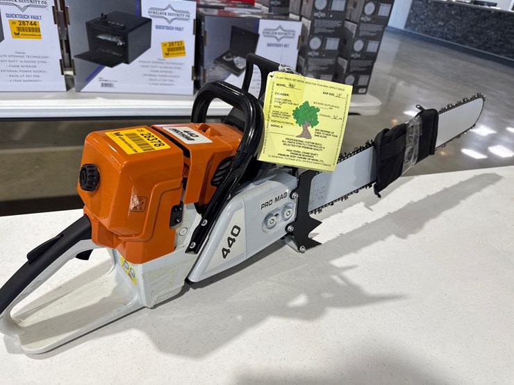 #28378-•-unused-pro-mag-440-28"-commercial-chainsaw-image-4