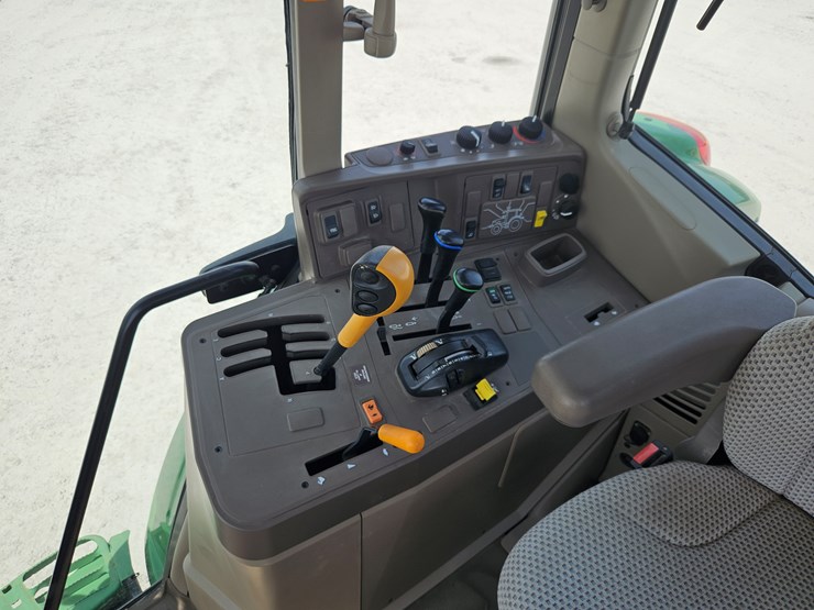 2018-john-deere-6110m-image-8