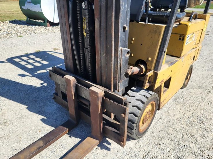 clark-t500-forklift-image-10