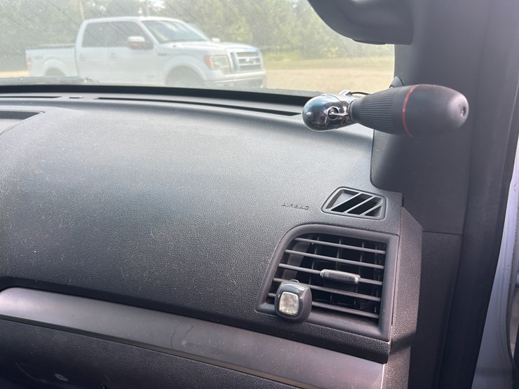 2013-ford-explorer-image-40