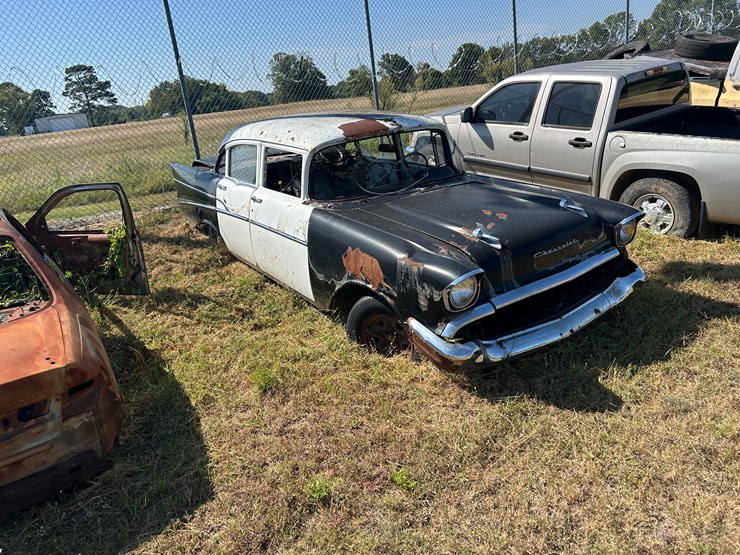 #22553-•-inop-1957-chevrolet-sedan-image-2