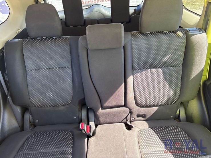 2016-mitsubishi-outlander-image-21