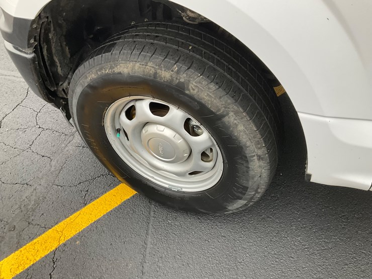 2020-ford-f150-image-8