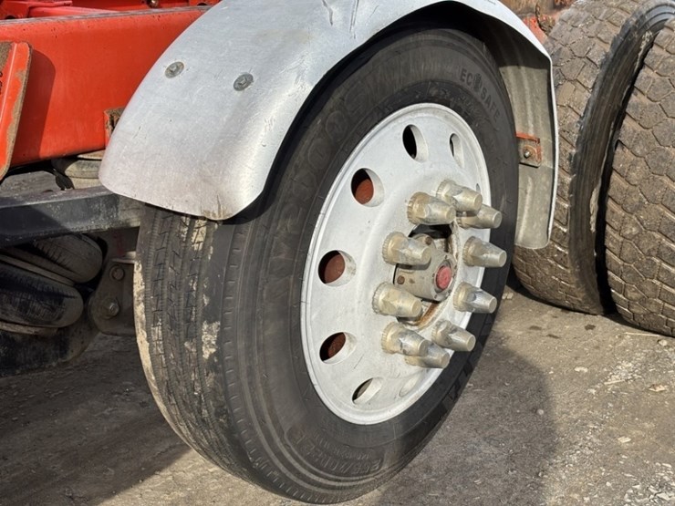 2016-kenworth-w900-image-10