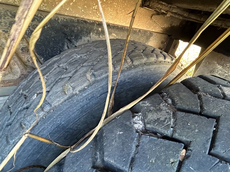 #22560-•-inop-2004-auto-car-t/a-daycab-garbage-truck-5vcdc6ce54h200305-image-5