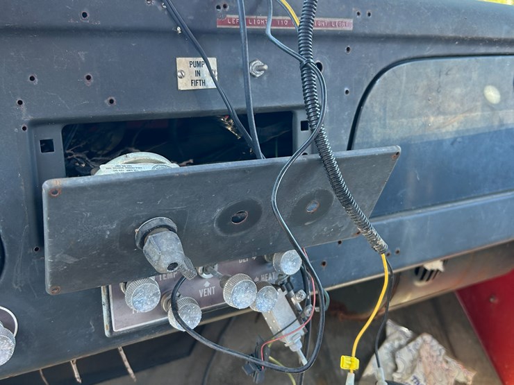 #22559-•-inop-1971-international-harvester-1800-s/a-daycab-fire-truck-vin:-416080g411147-image-37