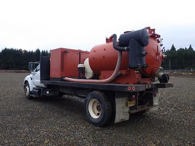 2011-ford-f650-image-7