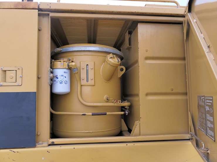 caterpillar-215d-image-24