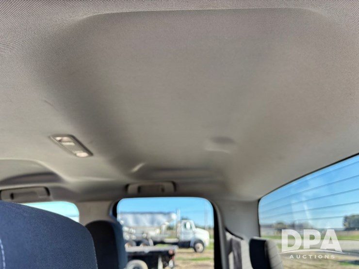 2015-chevrolet-silverado-image-64