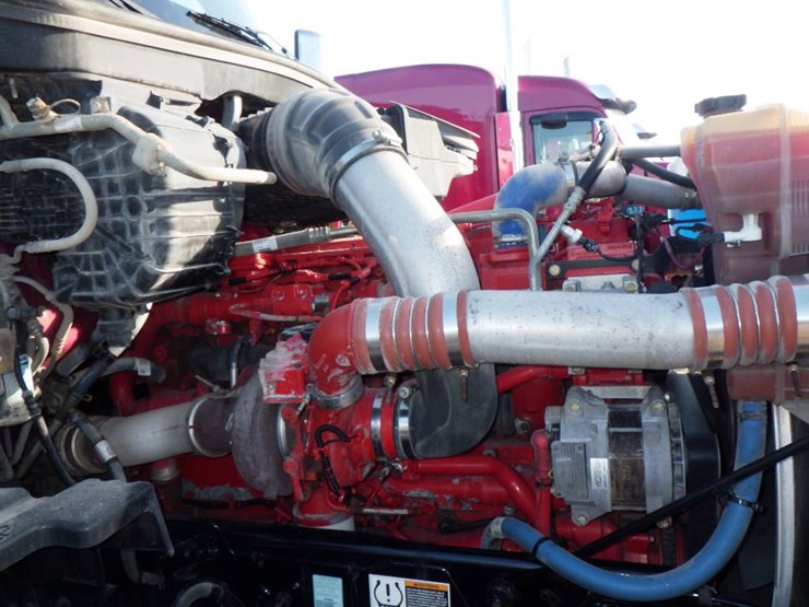 2022-peterbilt-579-image-29