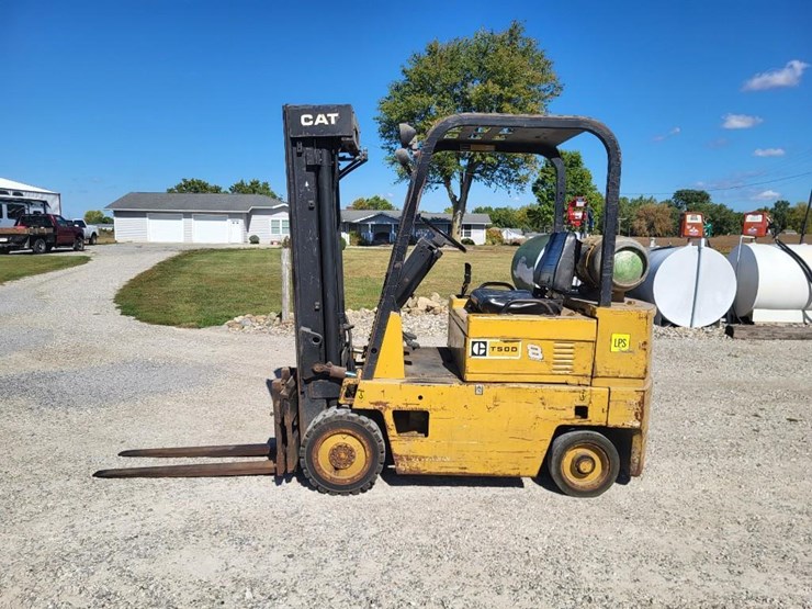 clark-t500-forklift-image-2