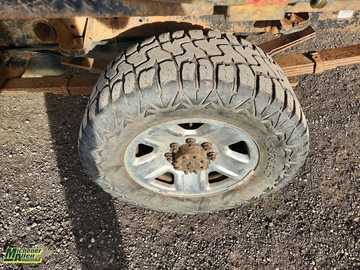 2004-dodge-ram-3500-image-32