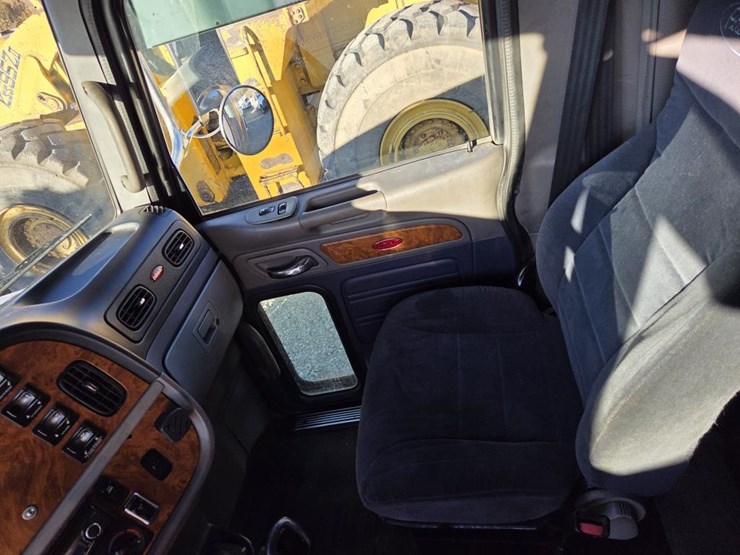 2007-peterbilt-386-image-72