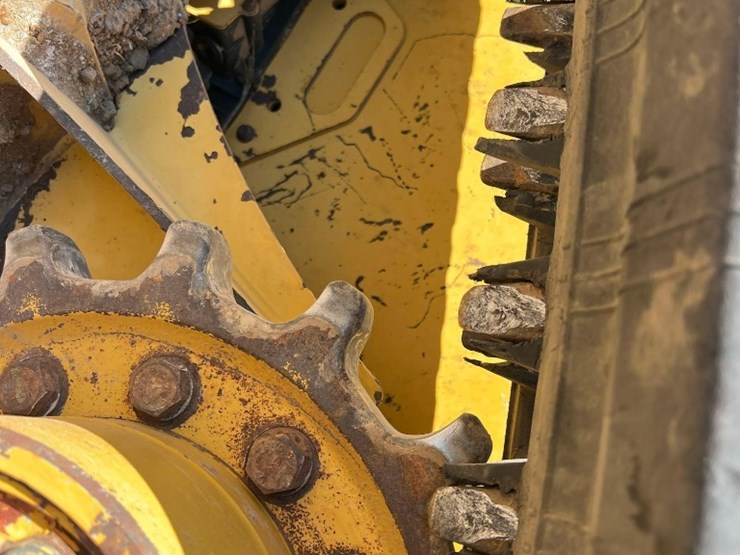 2020-caterpillar-239d3-image-13