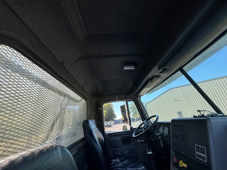1995-mack-ch613-image-62