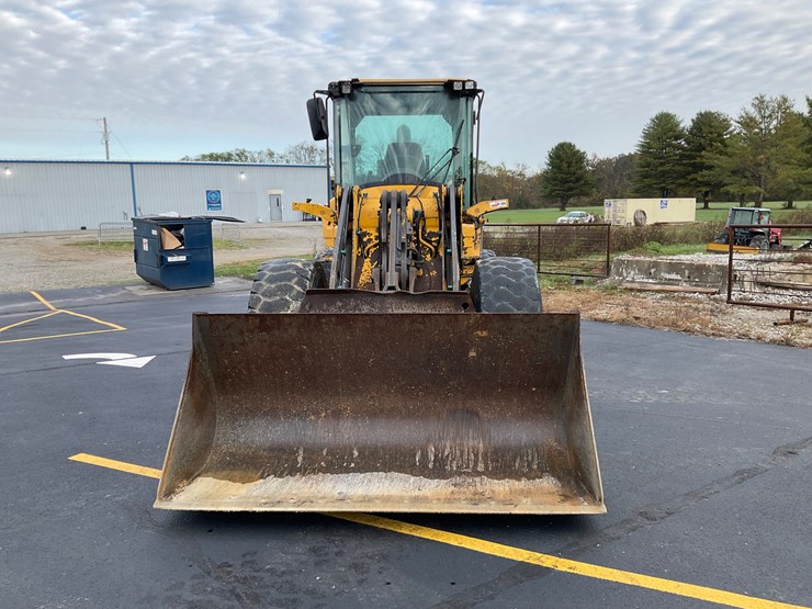 2011-volvo-l60f-image-2