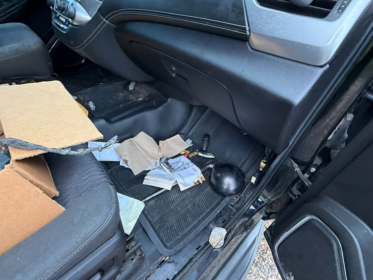 2015-chevrolet-tahoe-image-39