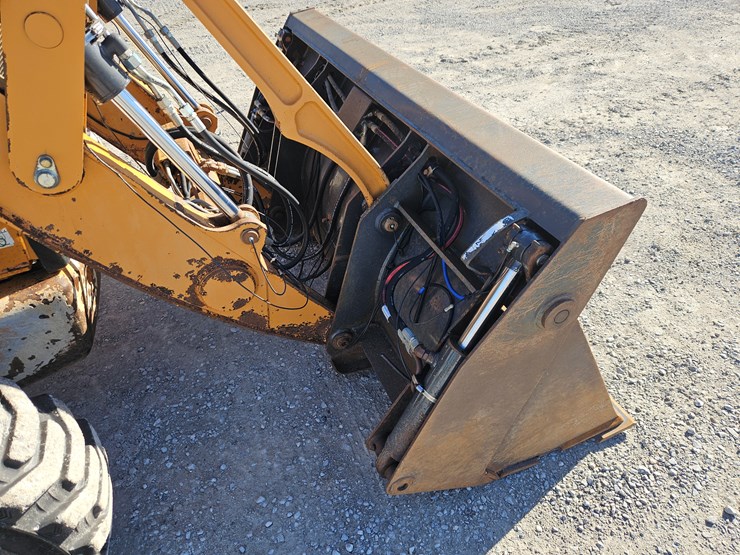 2016-case-590sn-image-27