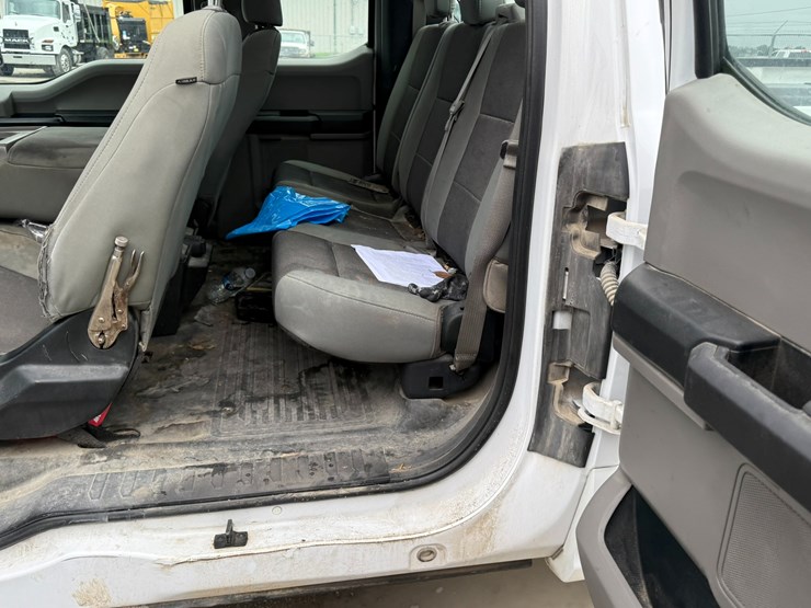 2017-ford-f150-image-40