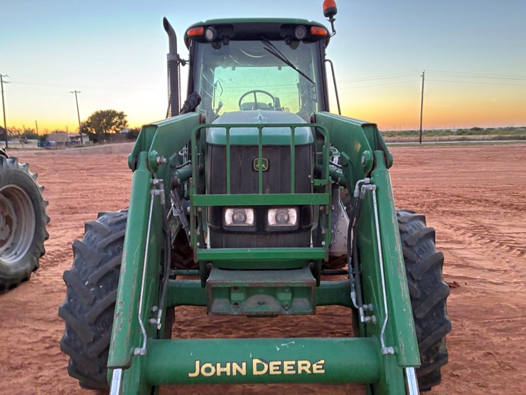 2013-john-deere-7130-image-11