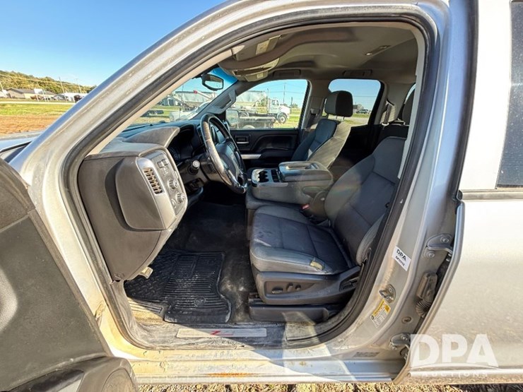 2015-chevrolet-silverado-image-66