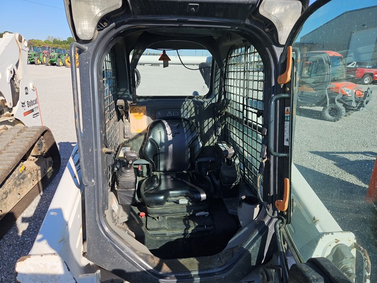 2016-bobcat-t595-image-7