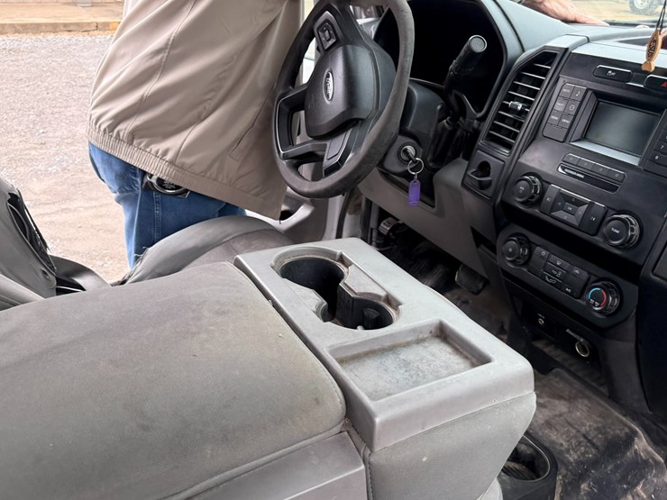 2017-ford-f150-image-38