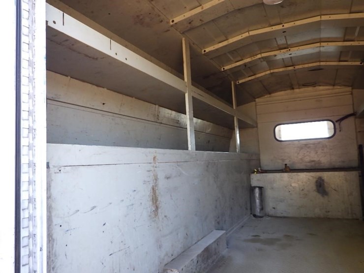 2002-freightliner-fl50-image-10