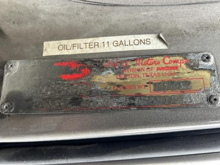 2007-peterbilt-387-image-9