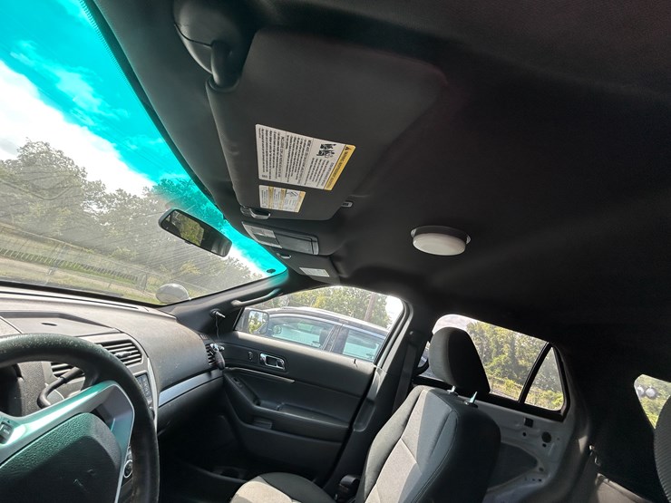 2013-ford-explorer-image-47