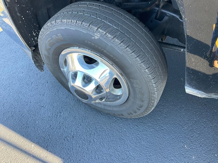 2017-chevrolet-silverado-image-5