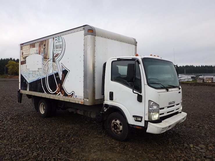 2009-isuzu-npr-image-2