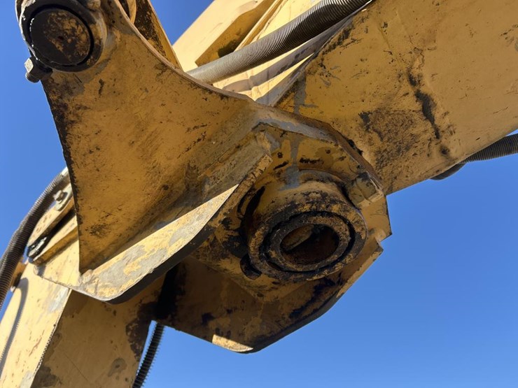 caterpillar-307-image-28