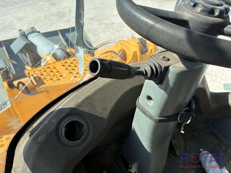 2015-liebherr-l542-image-22