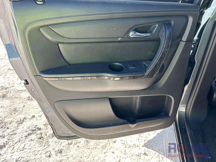 2014-gmc-acadia-image-22