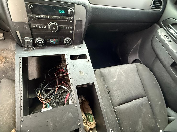 2014-chevrolet-tahoe-image-54