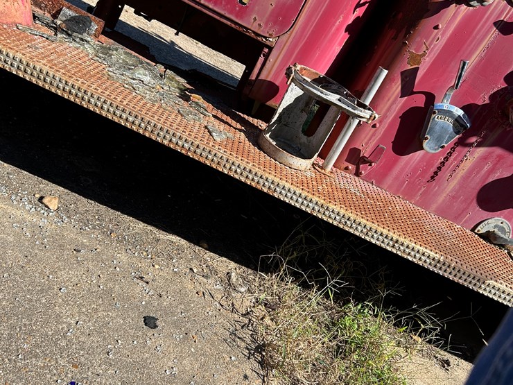 #22559-•-inop-1971-international-harvester-1800-s/a-daycab-fire-truck-vin:-416080g411147-image-29