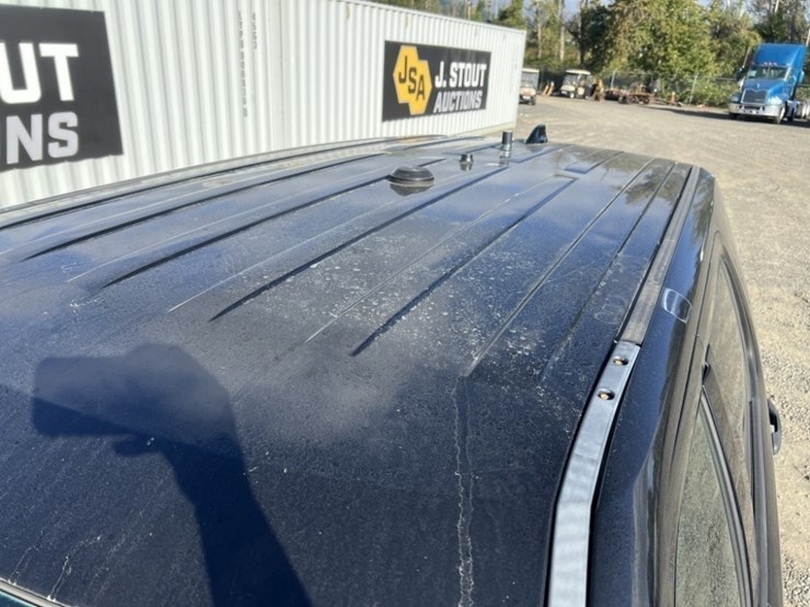 2016-ford-explorer-image-16