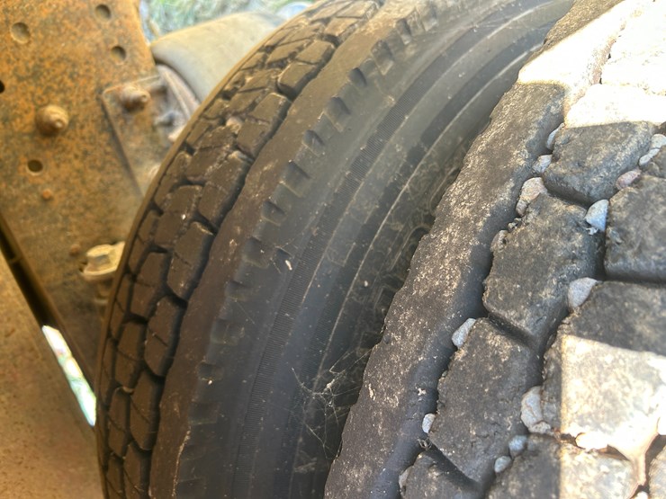 #22532-•-1996-freightliner-t/a-daycab-dump-truck-vin:1fuydzyb8tp876191-image-6