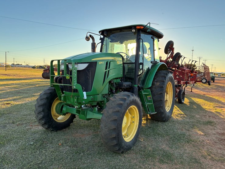 2017-john-deere-6115d-image-2