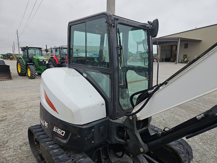 2022-bobcat-e60-image-22