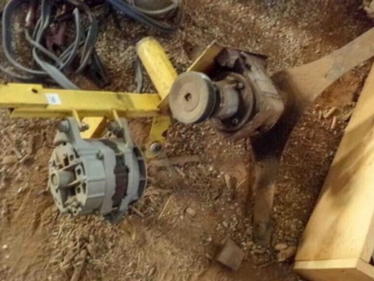 car-parts,-lights,-vintage-items-image-1