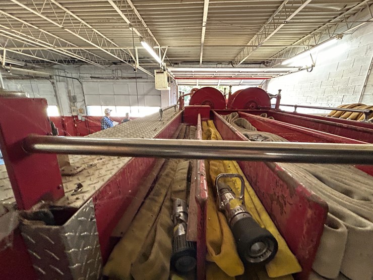 #22556-•-howe-load-star-1800-s/a-daycab-fire-truck-d0532ghb25589-image-17